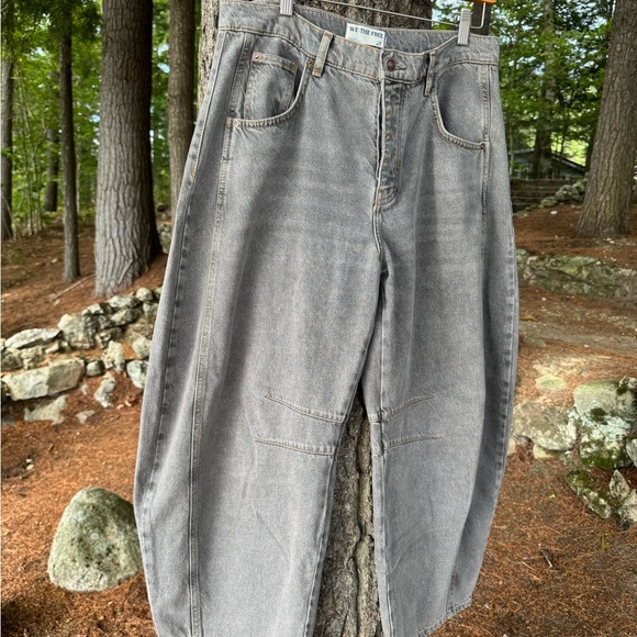 We The Free Good Luck Barrel Leg Jeans 29 - Picture 2 of 12